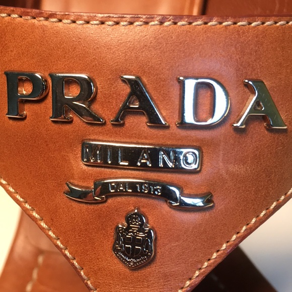 Women’s Prada High Heels made with real Leather. - Picture 6 of 8